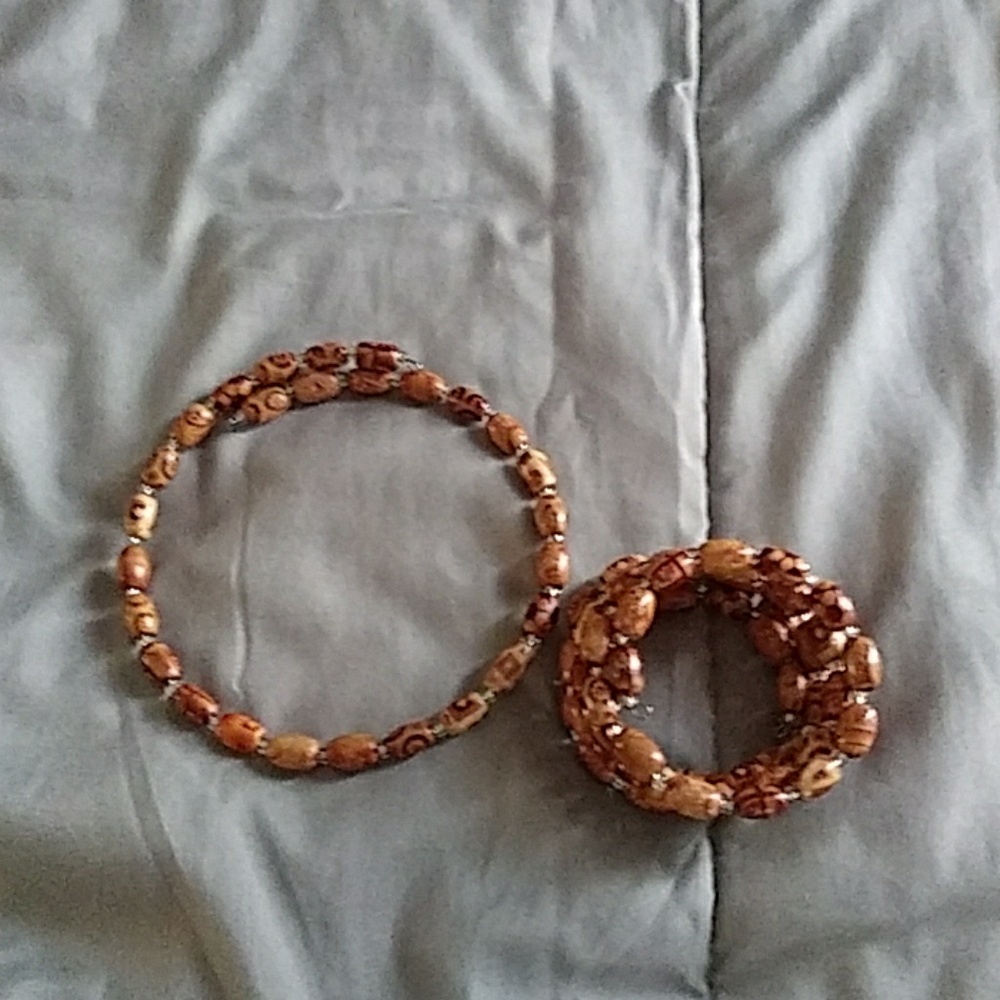 Choker and bracelect set